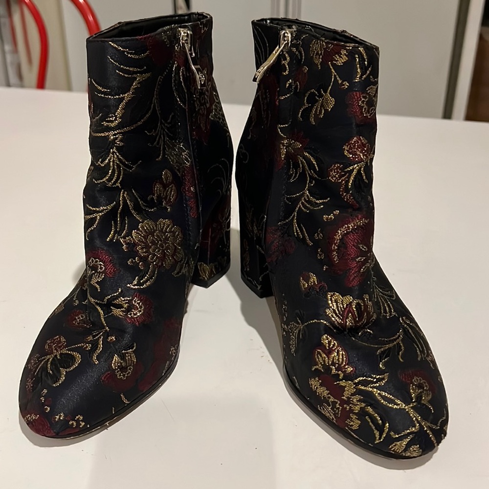 Antonio Melani Breeah Floral Jacuard Ankle Boots Size 6M